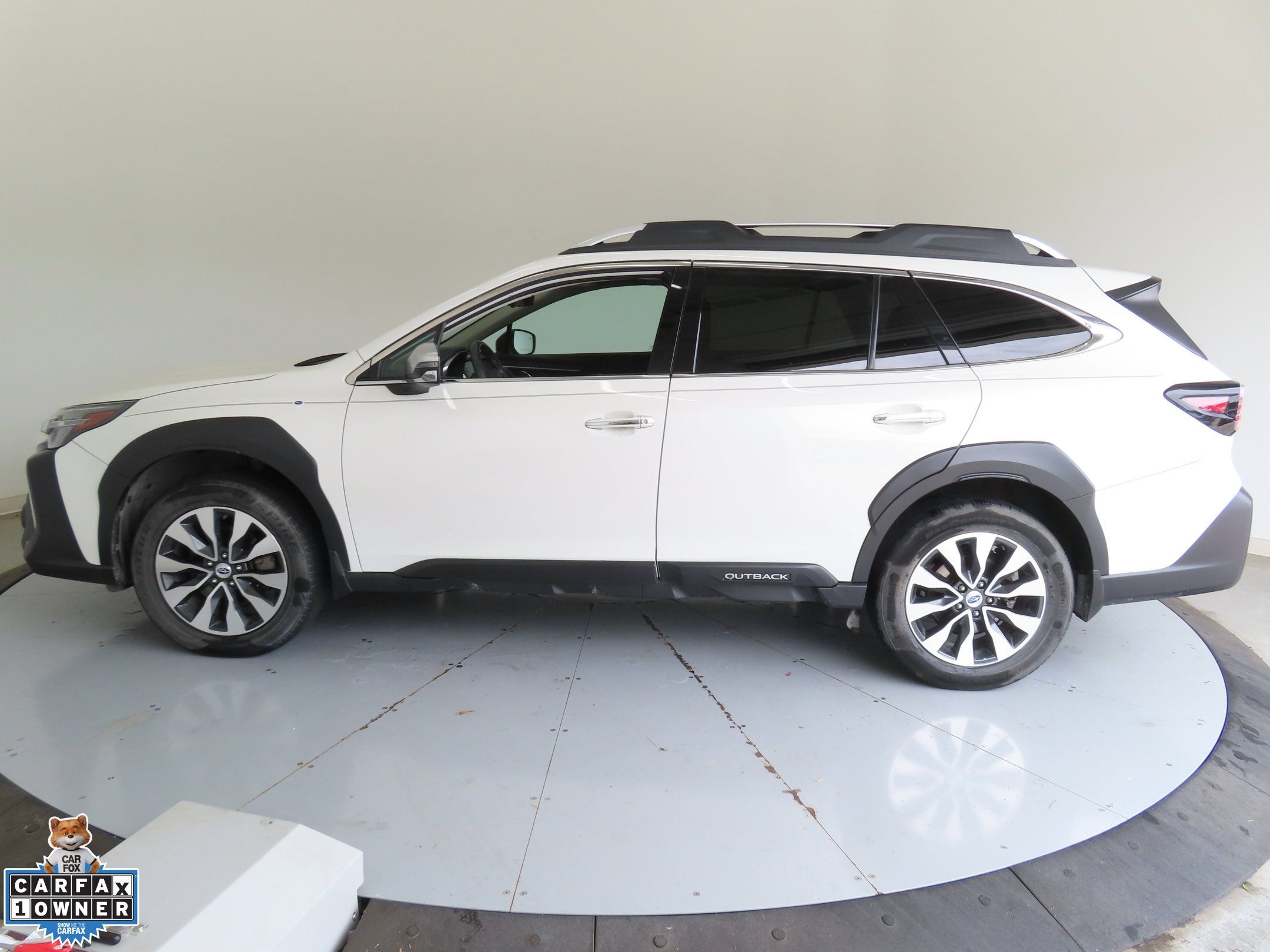 Used 2023 Subaru Outback Touring w/ Tech Package 2 AWD/4WD image 7