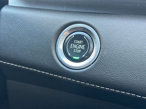 Used 2022 Cadillac Escalade Premium Luxury image 27