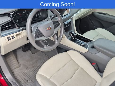 Used 2024 Cadillac XT5 Premium Luxury AWD/4WD image 2