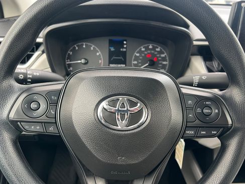 Certified 2024 Toyota Corolla Cross L image 19