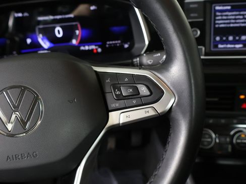 Certified 2023 Volkswagen Jetta SE w/ Panoramic Sunroof Package image 36