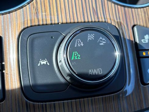 Used 2023 GMC Acadia SLE w/ Driver Convenience Package image 18