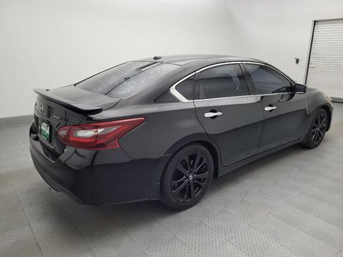 Used 2018 Nissan Altima 2.5 SR w/ SR Midnight Edition FWD image 9