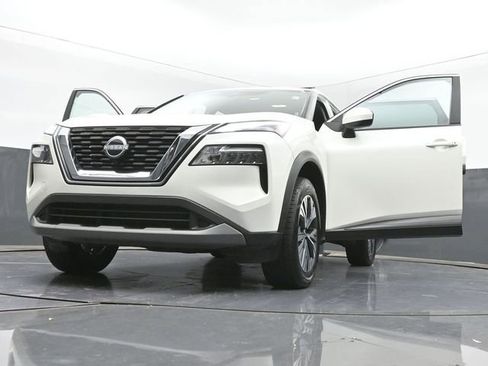 Used 2023 Nissan Rogue SV image 50