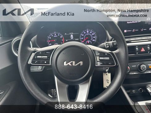 Used 2023 Kia Forte LX image 17