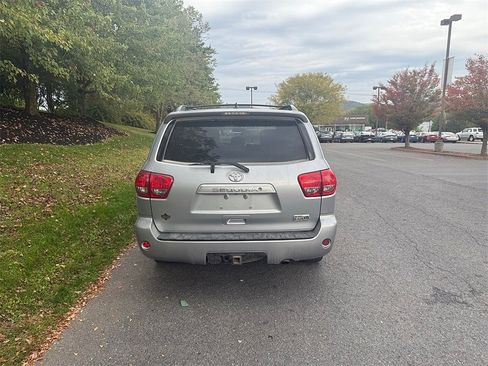Used 2015 Toyota Sequoia SR5 image 1