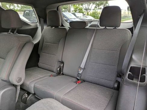 Used 2024 Chevrolet Traverse Z71 AWD/4WD image 15