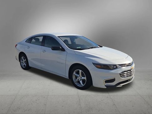 Used 2018 Chevrolet Malibu LS image 8