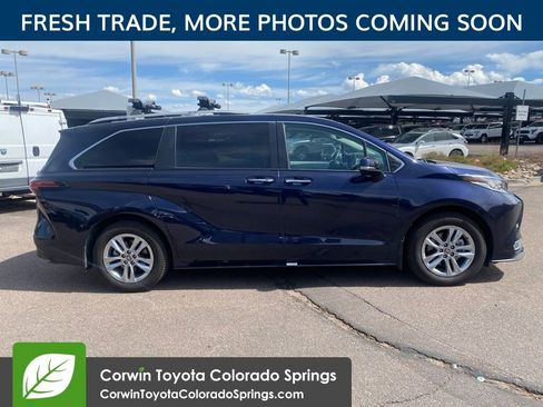 Used 2022 Toyota Sienna Limited AWD/4WD image 9