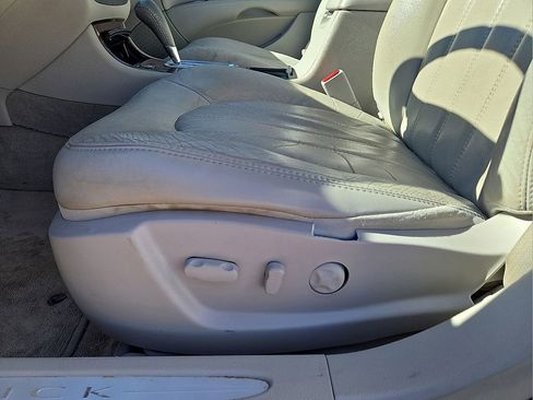 Used 2011 Buick Lucerne CXL image 23