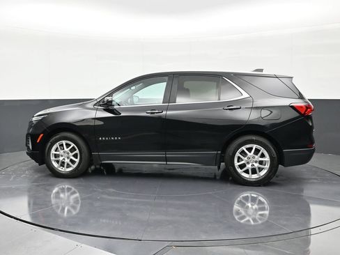 Used 2022 Chevrolet Equinox LT image 2