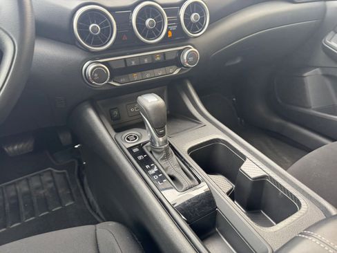 Used 2025 Nissan Sentra S image 40