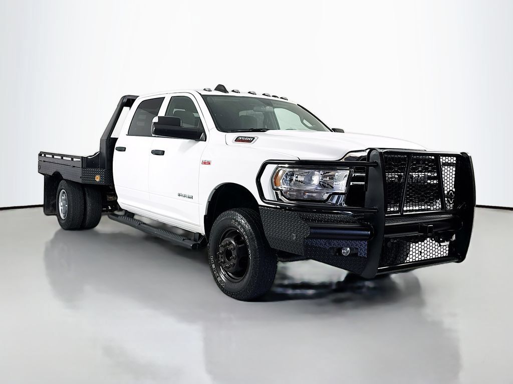 Used 2022 RAM 3500 Tradesman w/ Chrome Appearance Group AWD/4WD image 4