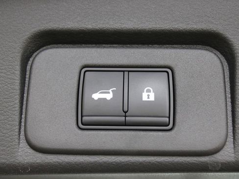 Certified 2021 Nissan Rogue Platinum FWD image 32