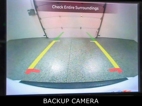 Used 2023 Chrysler Pacifica Touring-L FWD image 19