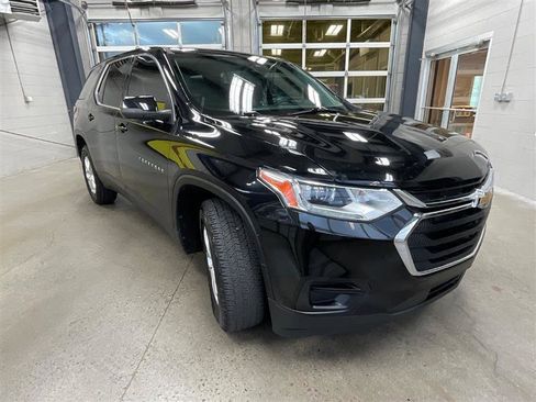 Used 2021 Chevrolet Traverse LS image 7