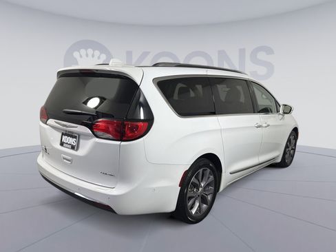 Used 2019 Chrysler Pacifica Limited w/ Tire & Wheel Group image 7