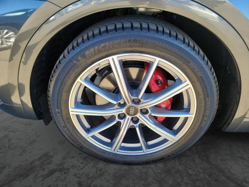 Used 2025 Audi SQ5 Premium Plus w/ Premium Plus Package image 10