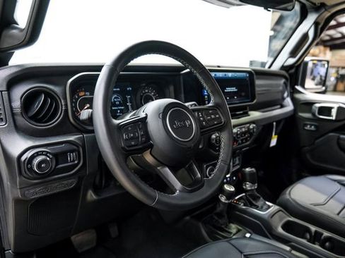 Used 2024 Jeep Wrangler Unlimited Sport AWD/4WD image 17
