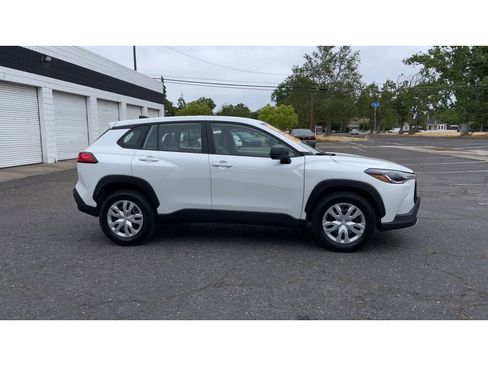 Used 2024 Toyota Corolla Cross L image 4