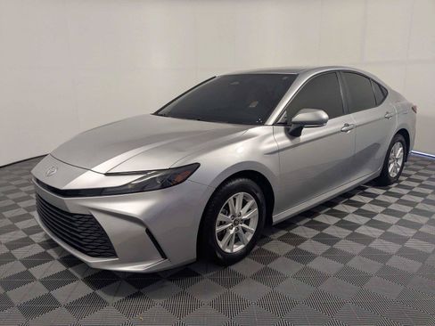 Used 2025 Toyota Camry LE w/ Convenience Package FWD image 2
