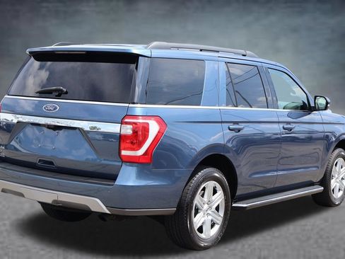 Used 2020 Ford Expedition XLT w/ Equipment Group 202A AWD/4WD image 3