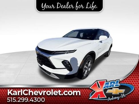 Used 2025 Chevrolet Blazer LT image 1