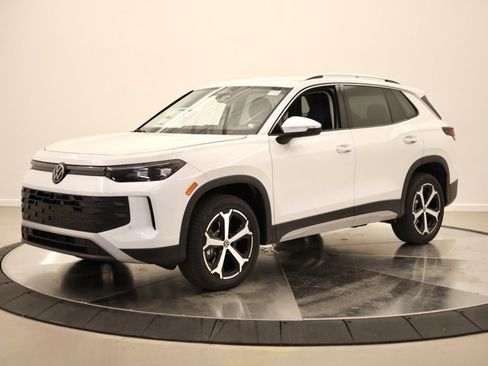 New 2026 Volkswagen Tiguan SE image 7