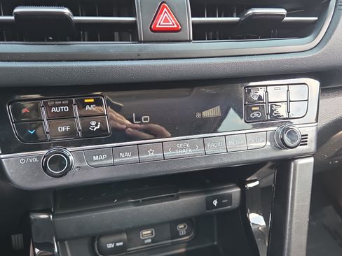 Used 2025 Kia Seltos EX w/ EX Sunroof Package FWD image 30