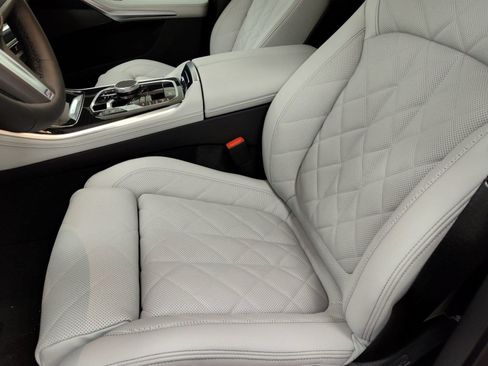 Used 2026 BMW X5 xDrive40i w/ M Sport Package AWD/4WD image 21