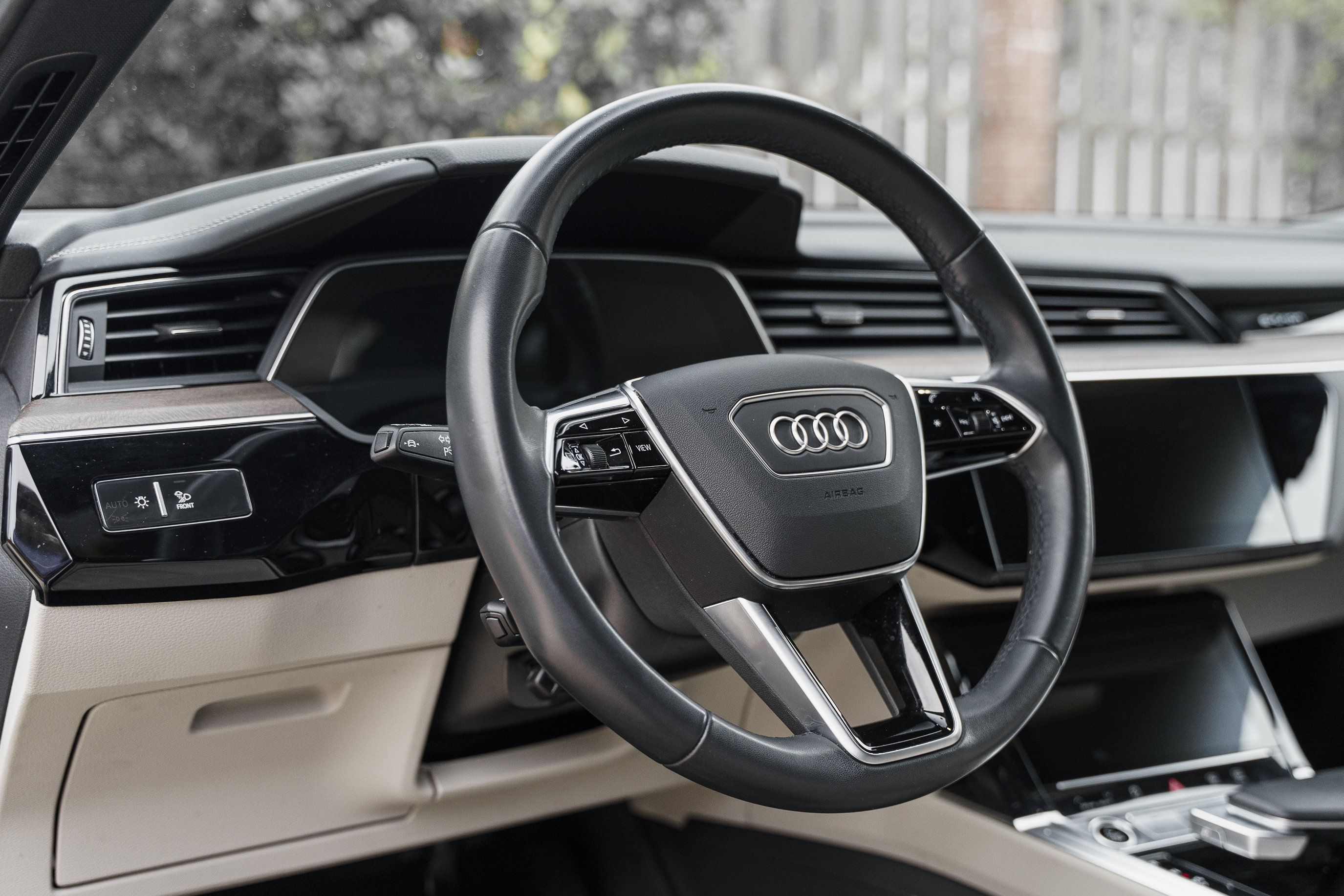 Used 2023 Audi e-tron Prestige w/ Prestige Package AWD/4WD image 8