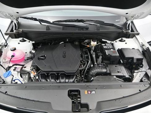 Used 2025 Kia Sportage EX FWD image 17
