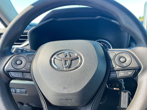 Used 2025 Toyota RAV4 LE image 28