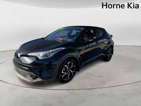 Used 2018 Toyota C-HR XLE image 6