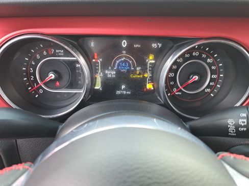 Used 2022 Jeep Wrangler Unlimited Rubicon w/ Cold Weather Group AWD/4WD image 21