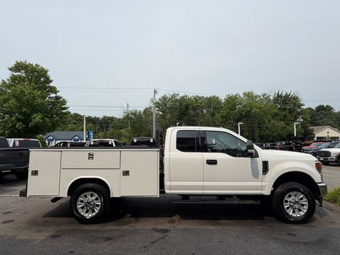 Used 2022 Ford F350 XLT w/ XLT Value Package AWD/4WD image 5