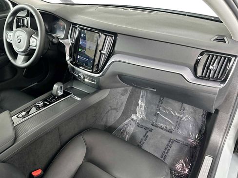 Used 2025 Volvo S60 B5 Core image 27