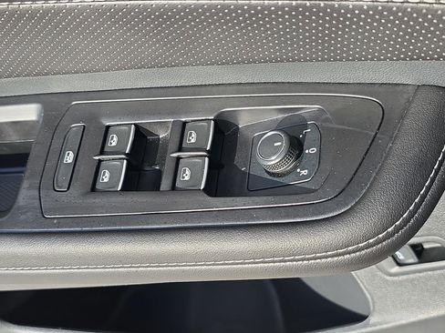 Used 2025 Volkswagen Atlas Cross Sport SEL R-Line AWD/4WD image 24