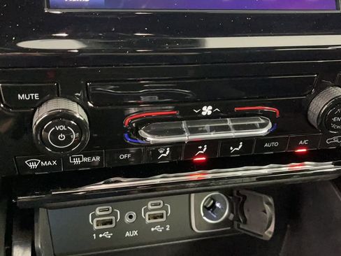 New 2025 Jeep Grand Cherokee L Laredo image 19