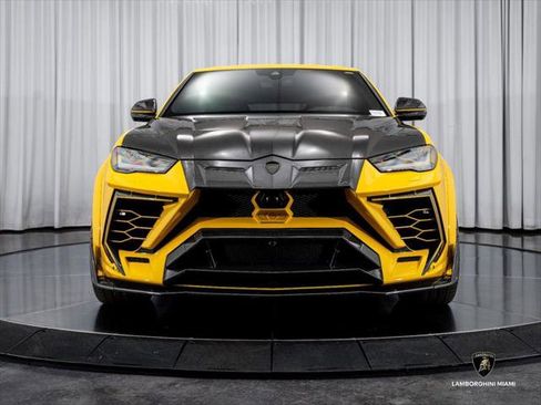 Used 2019 Lamborghini Urus AWD/4WD image 2