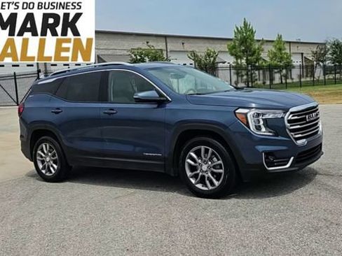 Used 2024 GMC Terrain SLT FWD image 2