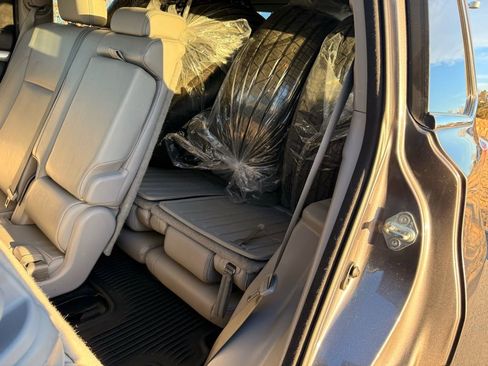 Used 2015 Toyota Highlander XLE image 26