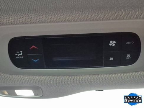 Used 2022 Chrysler Pacifica Limited image 23