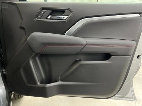 Used 2026 Chevrolet Colorado Z71 AWD/4WD image 31