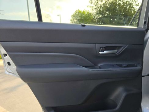 Certified 2025 Toyota Grand Highlander FWD image 16