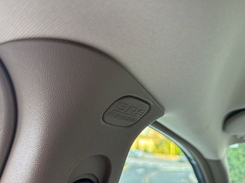 Used 2013 Chrysler Town & Country Touring-L w/ Entertainment Group #2 FWD image 38