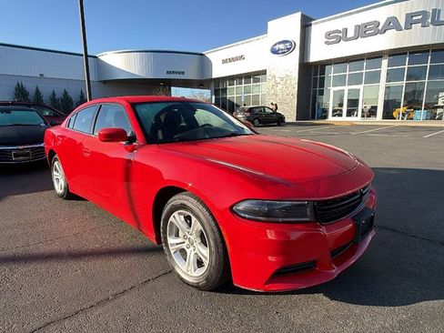 Used 2022 Dodge Charger SXT image 2