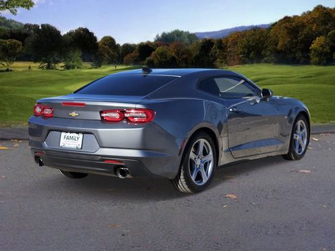 Used 2021 Chevrolet Camaro LT image 4