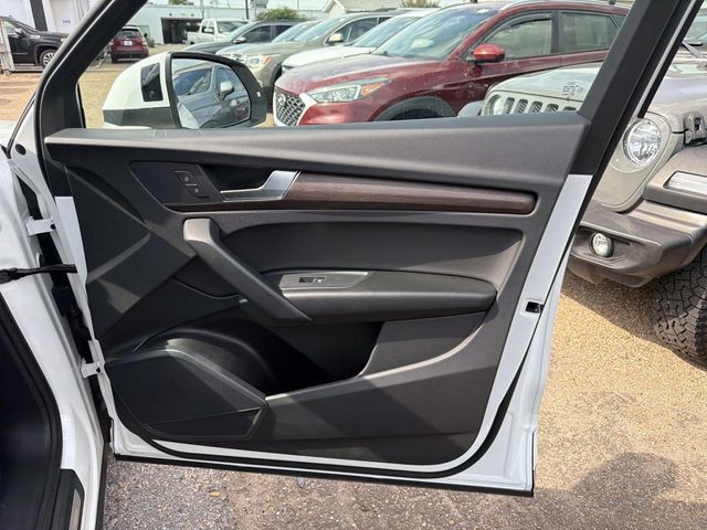 Used 2025 Audi Q5 e Premium AWD/4WD image 18