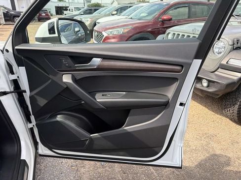 Used 2025 Audi Q5 e Premium AWD/4WD image 18